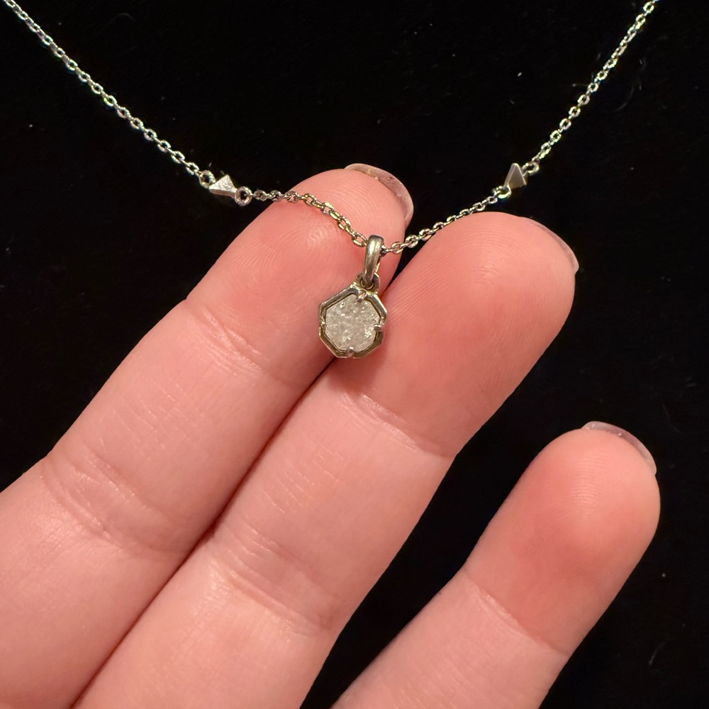 Kendra Scott Nola Silver Tone Pendant Necklace in Iridescent Drusy - Picture 3 of 8